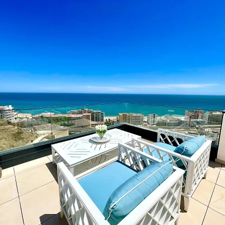 Apartment Magnificent 3 Bedroom Penthouse *