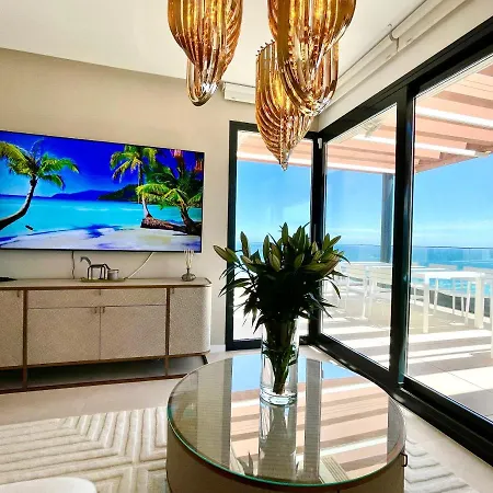 Magnificent 3 Bedroom Penthouse * פואנגירולה