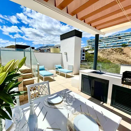 Magnificent 3 Bedroom Penthouse דירה פואנגירולה