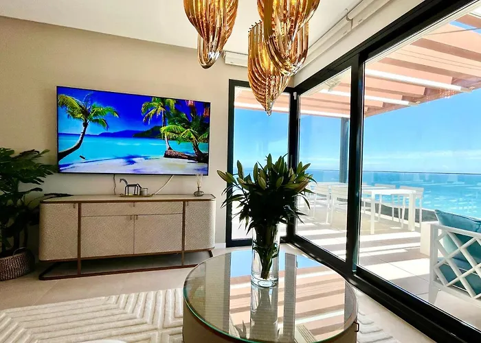 Magnificent 3 Bedroom Penthouse * פואנגירולה