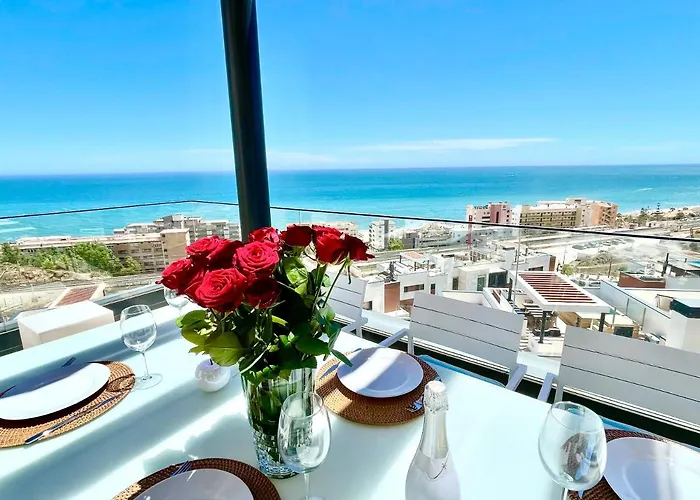 Magnificent 3 Bedroom Penthouse *