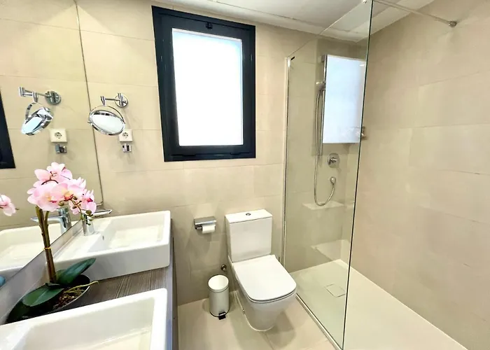 Magnificent 3 Bedroom Penthouse פואנגירולה